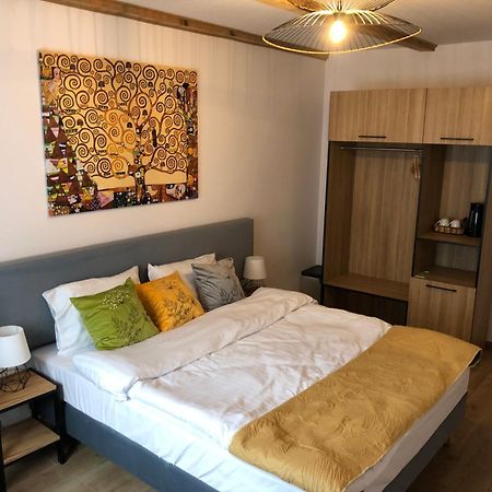 Apartamenty Wakacyjna Wioska Ngo 20M Od Suntago Mszczonow Luaran gambar