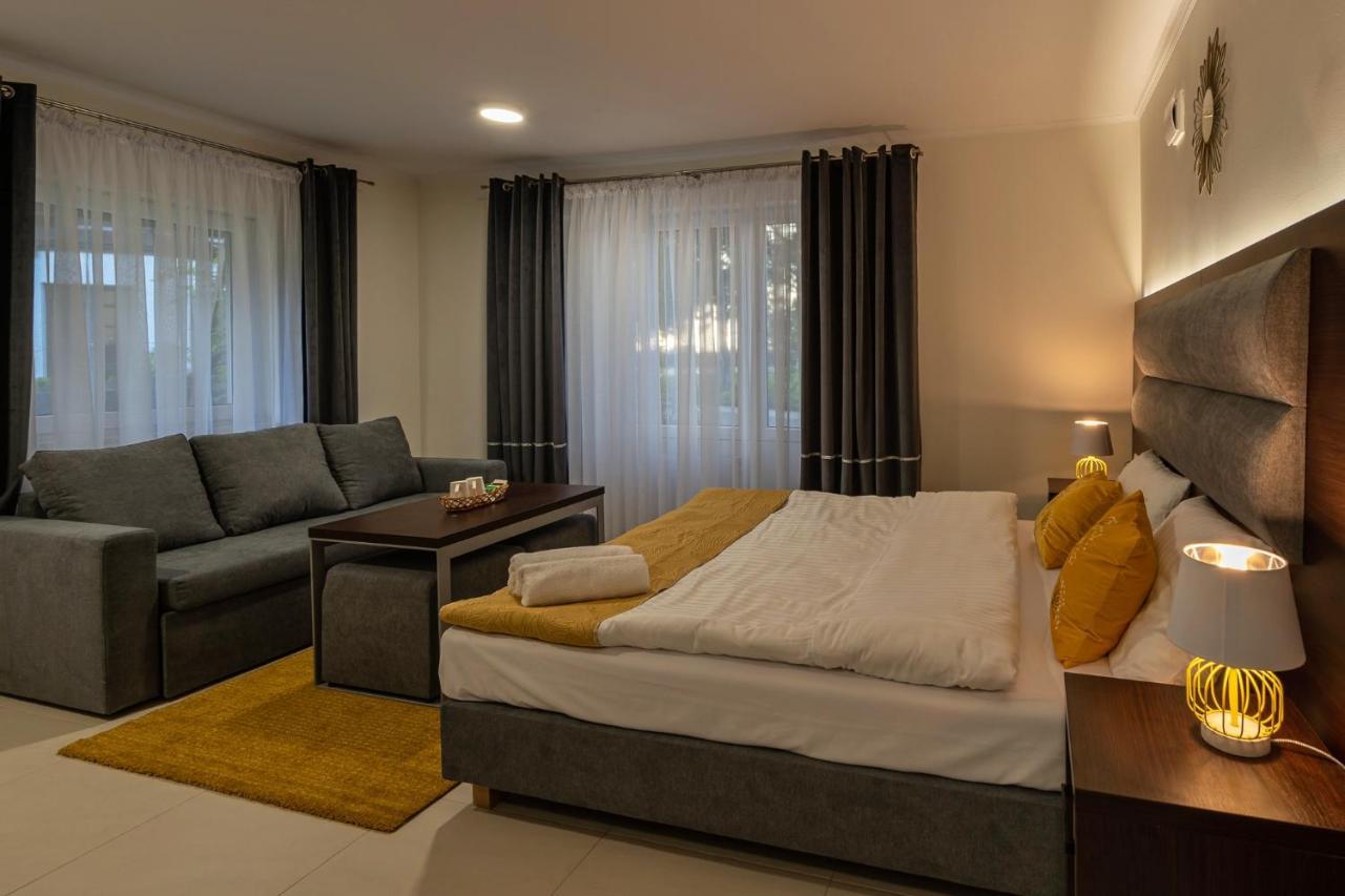 Apartamenty Wakacyjna Wioska Ngo 20M Od Suntago Mszczonow Luaran gambar