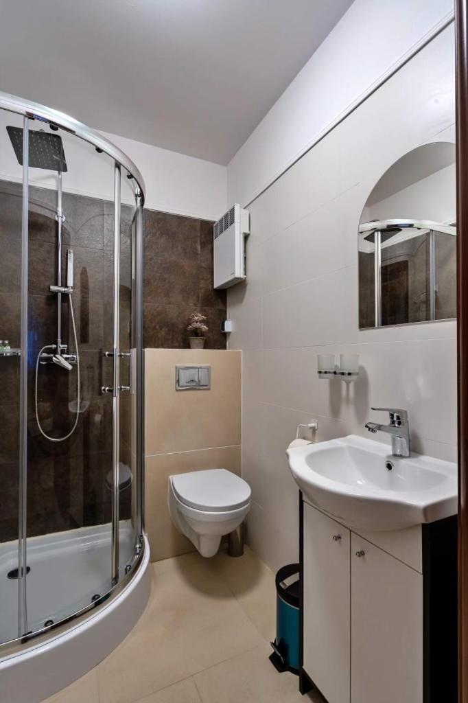 Apartamenty Wakacyjna Wioska Ngo 20M Od Suntago Mszczonow Luaran gambar