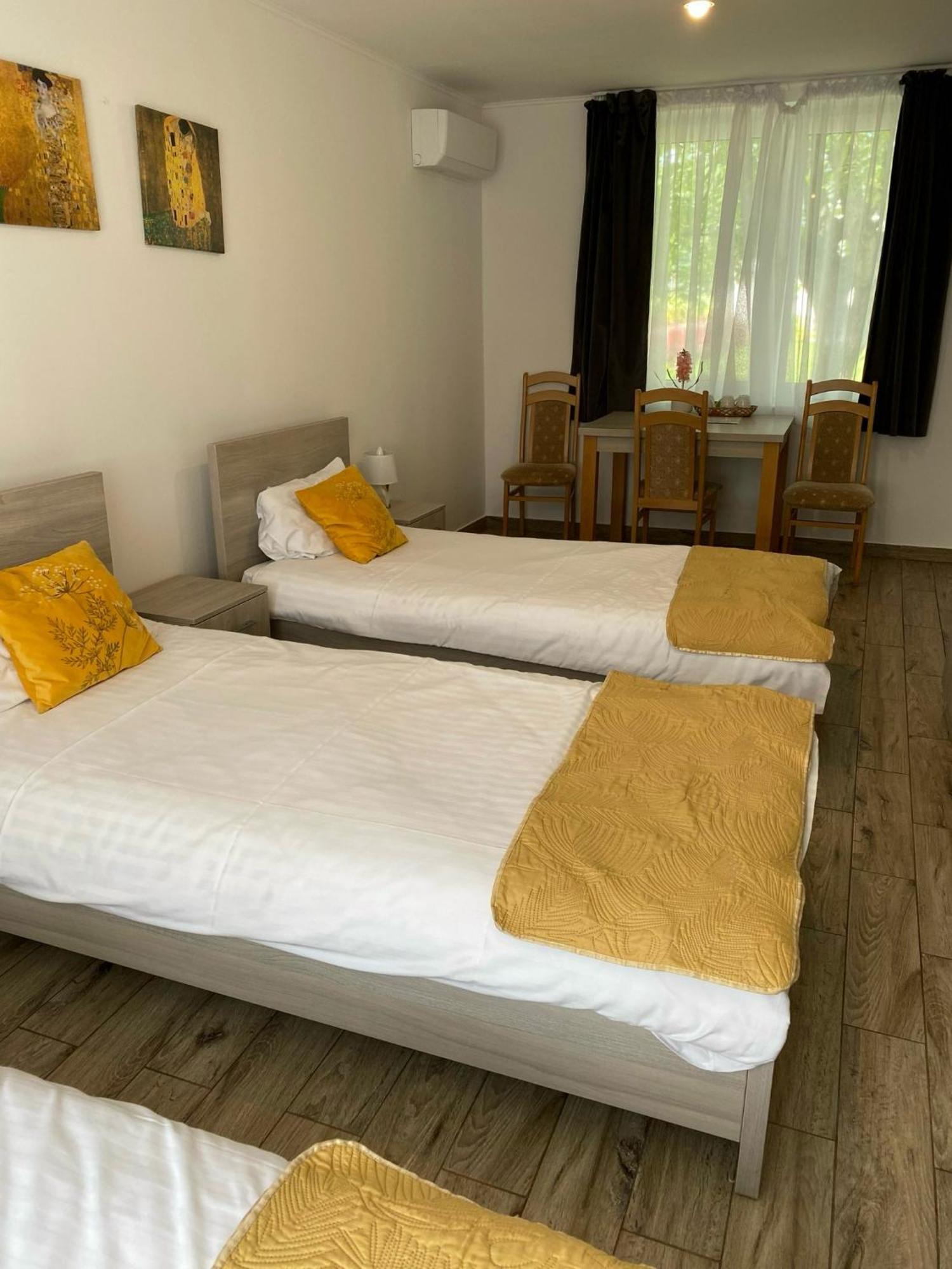 Apartamenty Wakacyjna Wioska Ngo 20M Od Suntago Mszczonow Luaran gambar