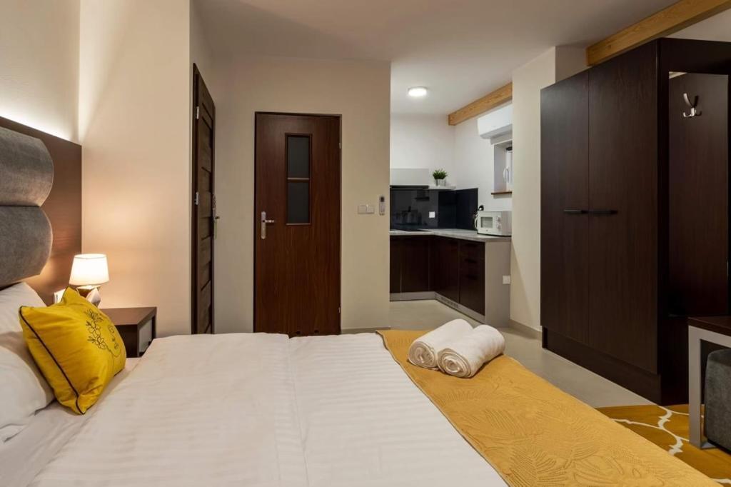 Apartamenty Wakacyjna Wioska Ngo 20M Od Suntago Mszczonow Luaran gambar