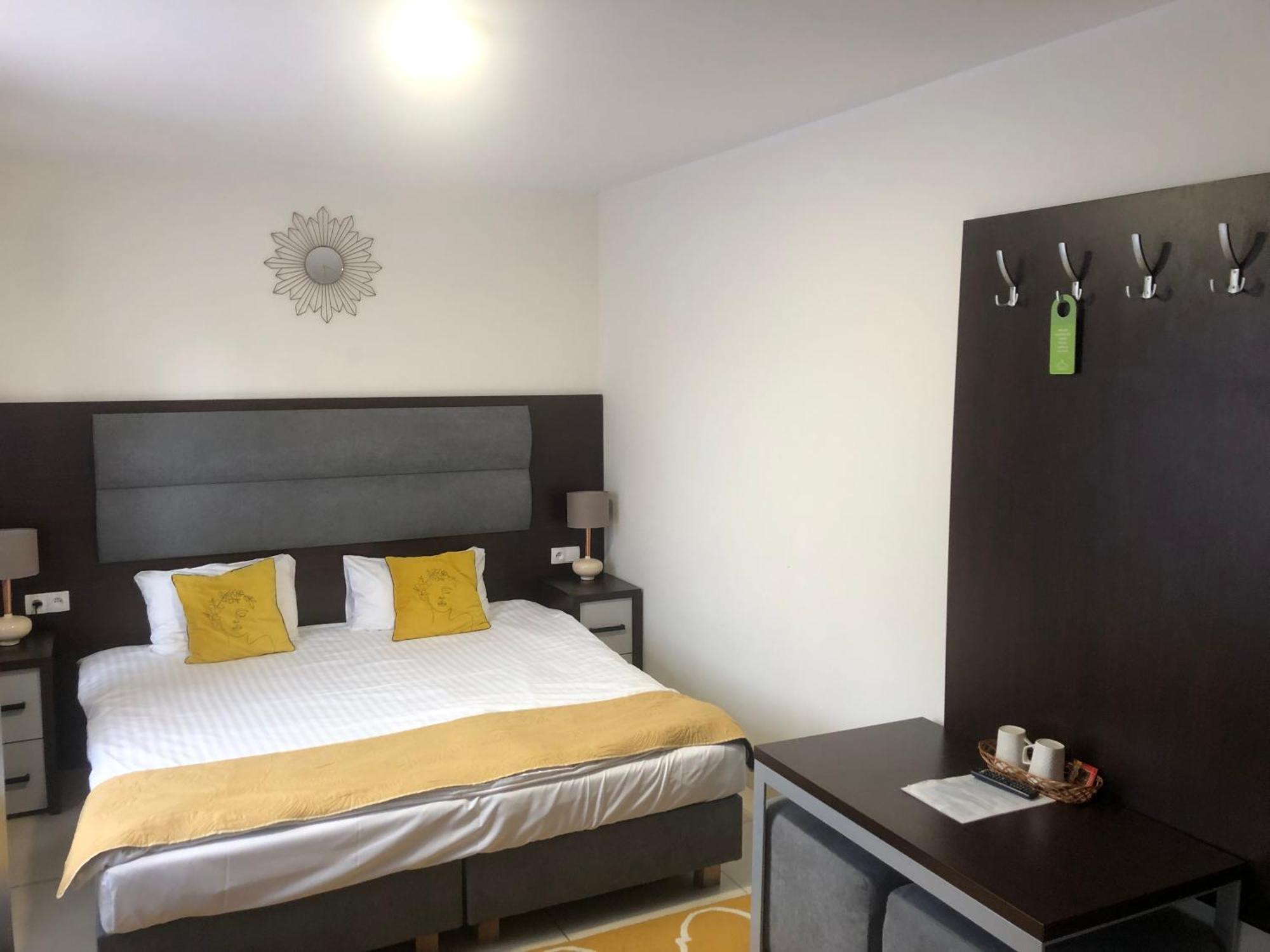 Apartamenty Wakacyjna Wioska Ngo 20M Od Suntago Mszczonow Luaran gambar